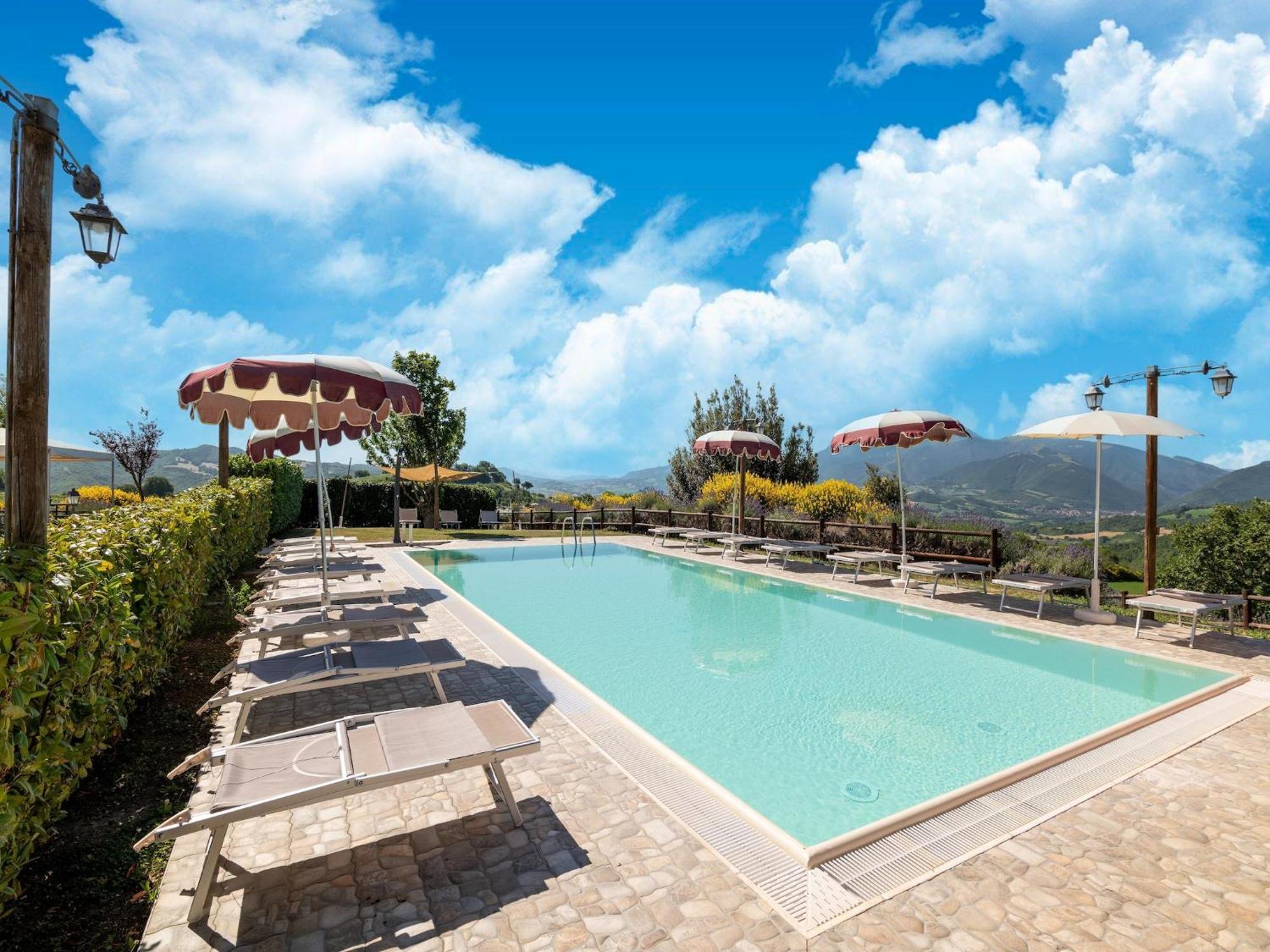 Apartment In A Farmhouse With 2 Swimming Pools Smirra Esterno foto